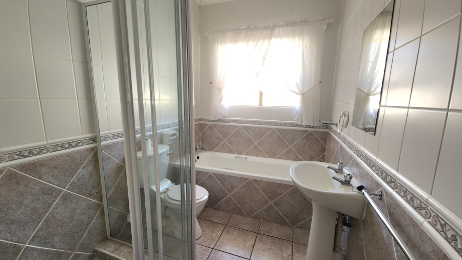 3 Bedroom Property for Sale in Linkside Western Cape